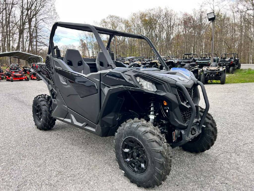 2023 Can-Am Maverick Trail DPS 1000